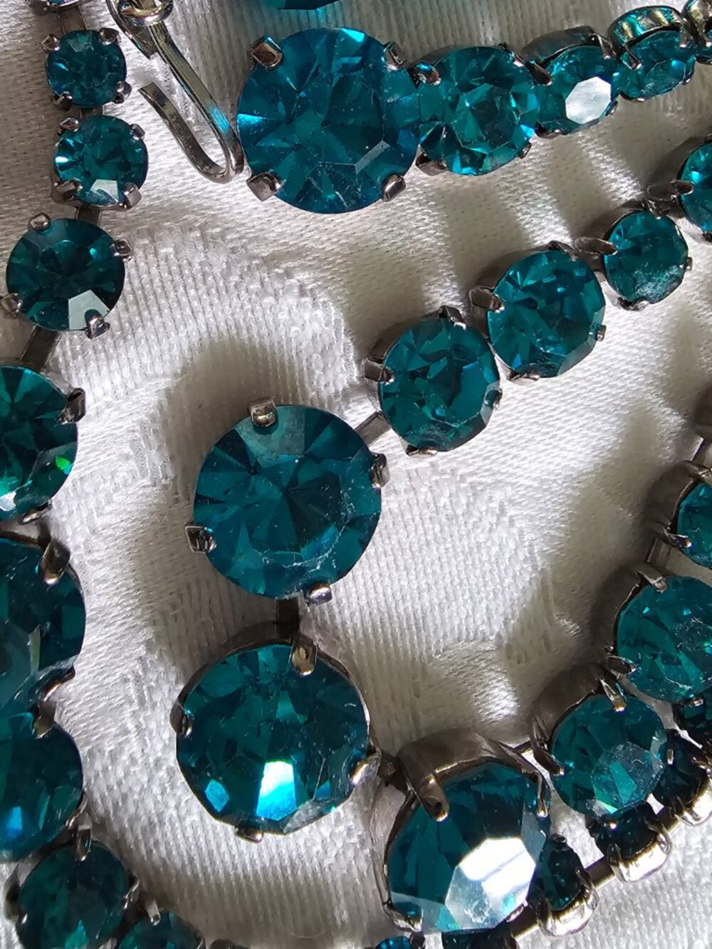 Three piece Rhinestone parure - Picture 2 of 7